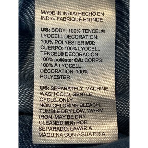 Chicos Size 2 US 12‎ / 14 Blue Chambray Embroidered Sleeve Tunic V Neck - Picture 7 of 9